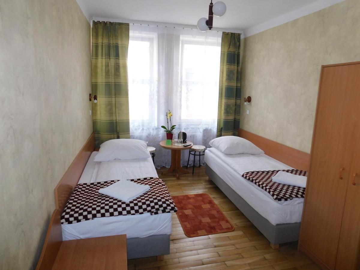 Pokoje Goscinne Korona Krasków Exterior foto